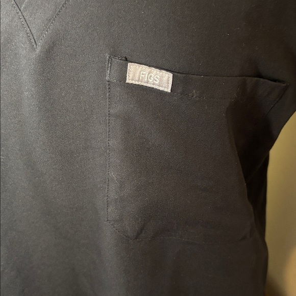 Figs Women’s Black V-Neck Scrub Top, Large, technical collection, EUC - Picture 2 of 5